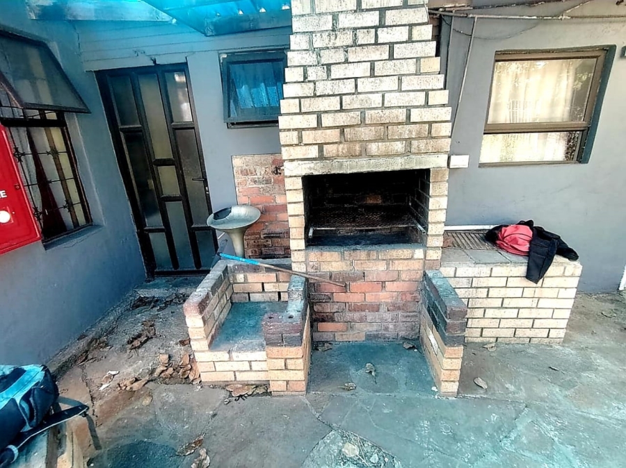 10 Bedroom Property for Sale in Quigney Eastern Cape